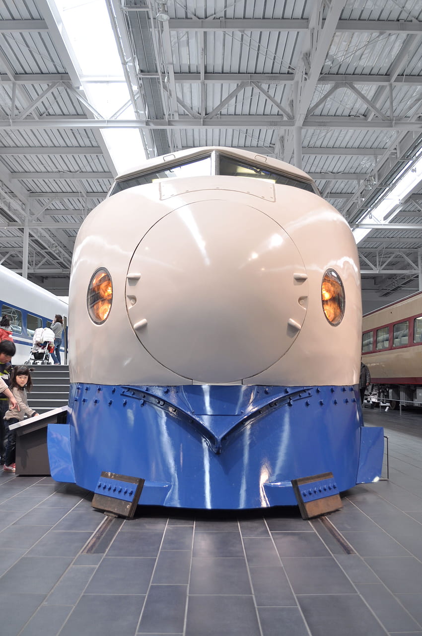 Tokaido Shinkansen Serie 0, der ursprüngliche Ssinkansen, im SCMAGLEV & Railway Park, Nagoya, Japan. HD-Handy-Hintergrundbild