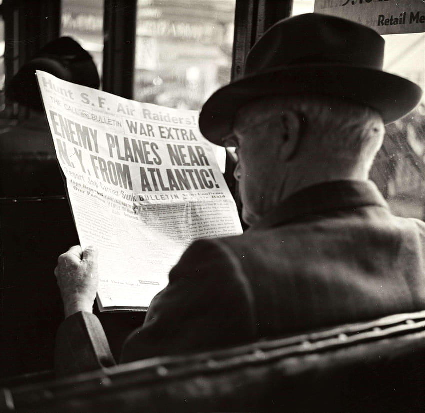 1930s, bus, hat, history, man, newspaper, old , person, vintage men HD wallpaper
