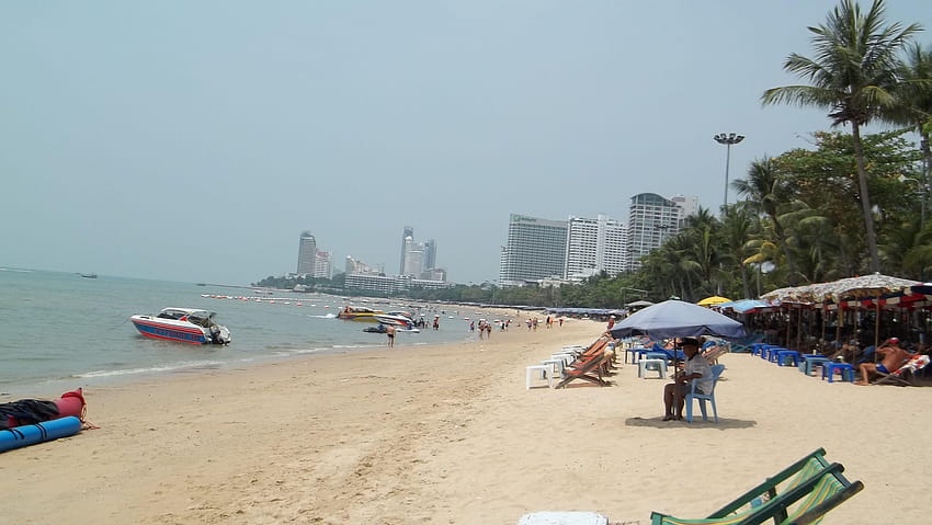Détendez-vous sur la plage d'un complexe à Pattaya, en Thaïlande et Fond d'écran HD