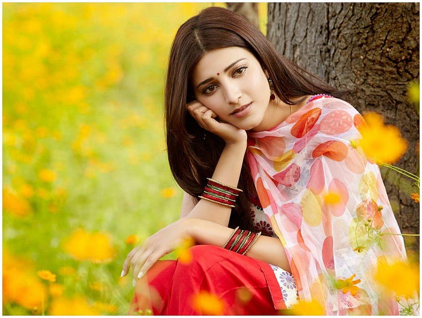 Full Bollywood Actress 1092x822 HD wallpaper