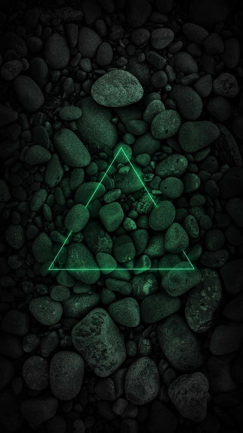 Triangolo neon su pietre iphone 13, iphone 13 verde Sfondo del telefono HD