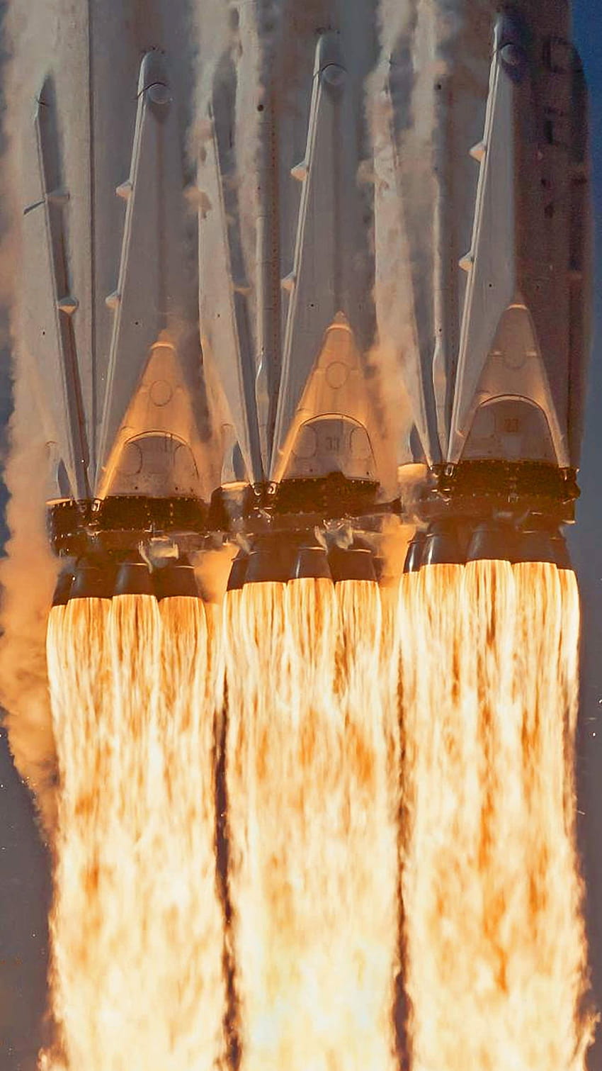 Lanzamiento pesado de SpaceX Falcon, móvil falcon 9 fondo de pantalla del teléfono