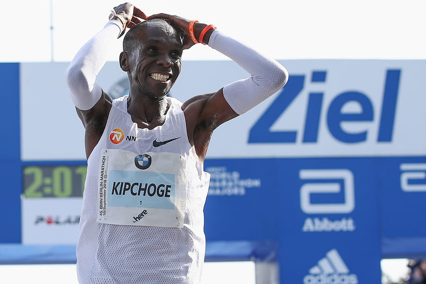 Eliud Kipchoge Breaks Marathon World Record at Berlin Marathon HD wallpaper