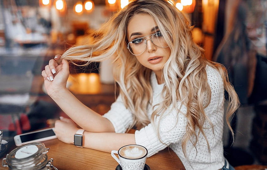 girl, long hair, grapher, blue eyes, model, cup, bokeh, lips, face, blonde, glasses, table, sitting, portrait, mouth , section девушки, blonde hair HD wallpaper