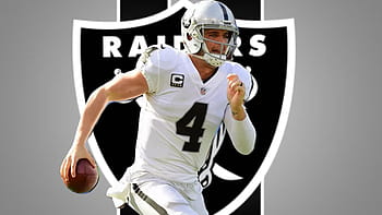 Raiders sign QB Derek Carr to multiyear extension