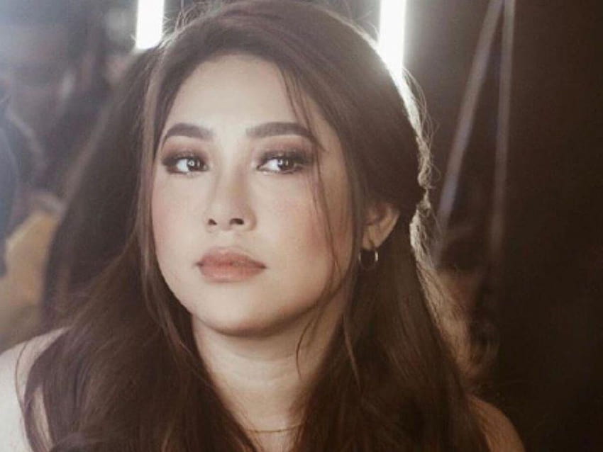 Moira dela Torre explains nose damage HD wallpaper