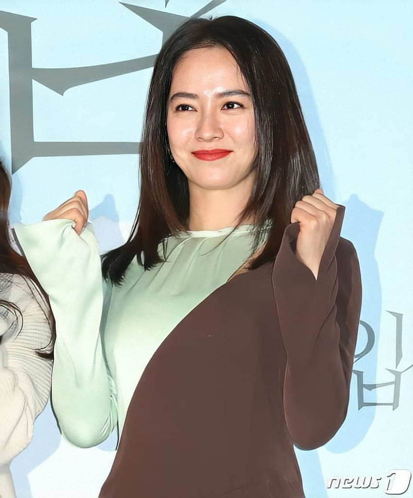 Song Ji Hyo говори за брака и възможността да напуснеш „Running Man HD тапет за телефон