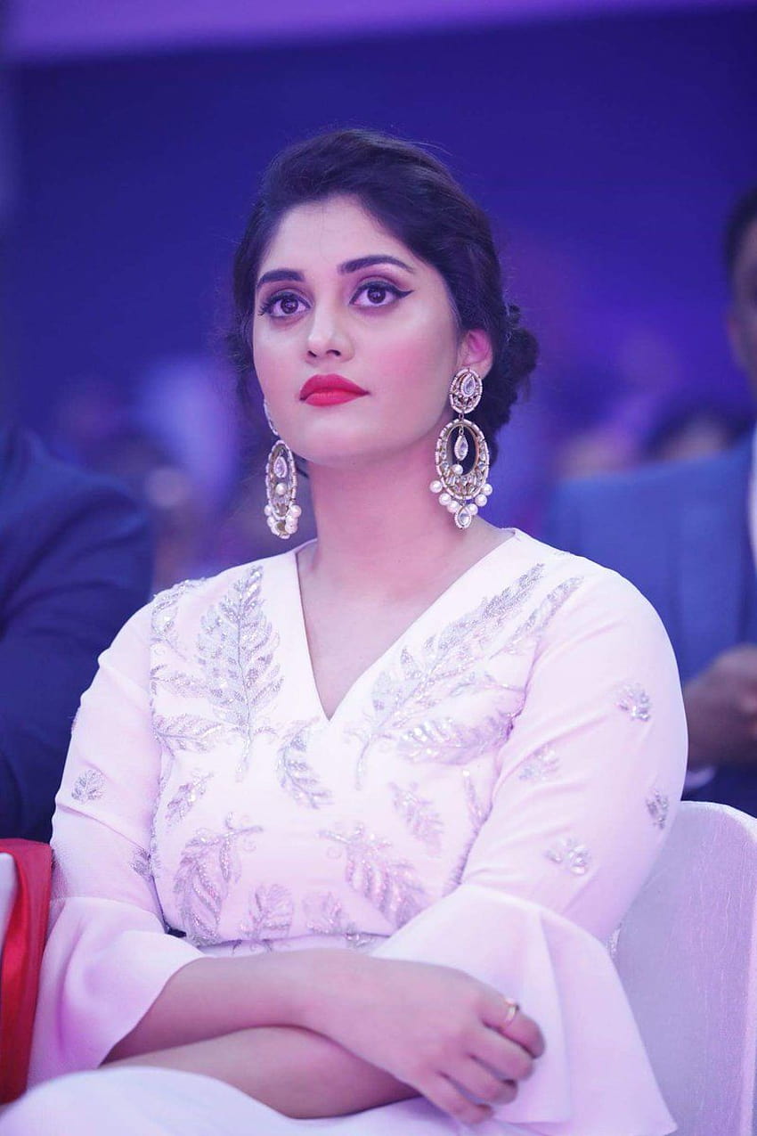 สุรภี ปูรานิก นักแสดงหญิงสุดฮอตชาวอินเดีย ถ่ายในชุดยาวสีขาว surabhi puranik วอลล์เปเปอร์โทรศัพท์ HD