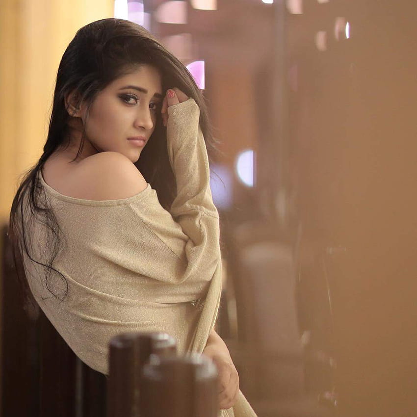 PICS: Shivangi Joshi gets busy shooting for 'Yeh Rishta Kya Kehlataa Hai' HD phone wallpaper