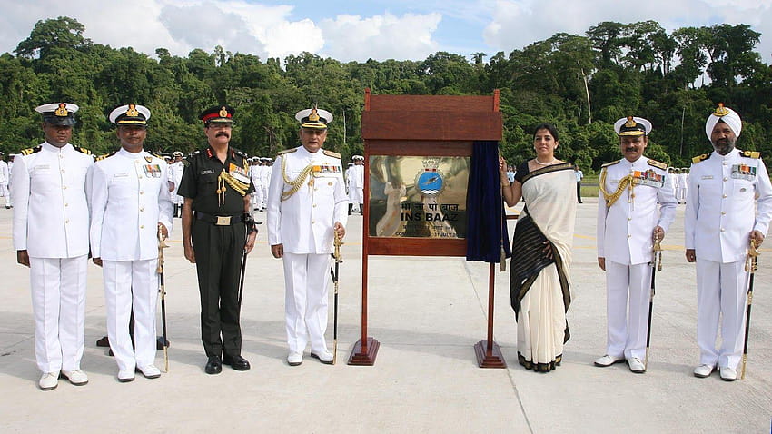 INS Baaz、アンダマン諸島のインド海軍の航空基地、インド海軍の制服 高画質の壁紙
