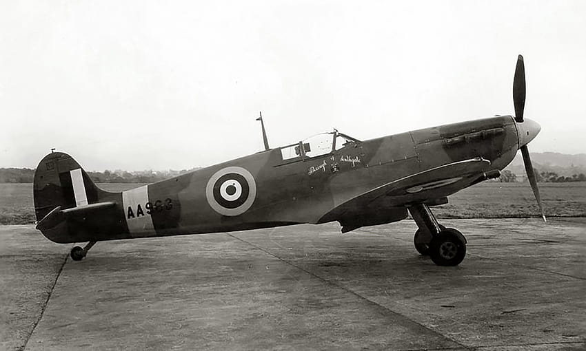 Asisbiz Factory fresh Spitfire MkVc RAF Borough of Southgate AA963 exhibited Chicago stayed in USA May 1942 02, chicago spitfire HD wallpaper