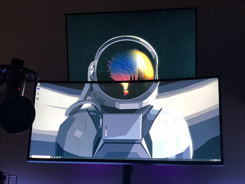 Uwielbiam sposób, w jaki to wygląda na monitorach ustawionych jeden na drugim: ultrawidemasterrace Tapeta HD