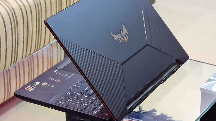 Asus TUF A15 Gaming-Laptop: In ern HD-Hintergrundbild