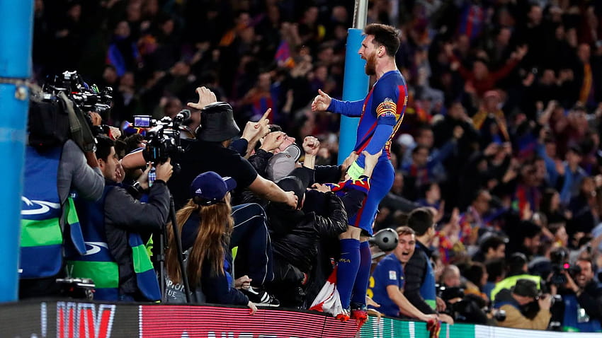 Cùng chào đón sự kiện đặc biệt của siêu sao bóng đá Lionel Messi với hình nền đầy cảm xúc này. Với cảm giác phấn khích và hạnh phúc, hình nền này sẽ mang đến niềm vui và sự cảm thông cho những ai yêu mến bóng đá.