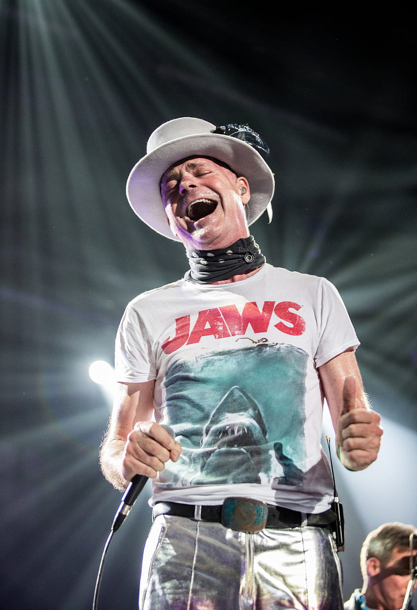 Gord Downie, Frontman for the Tragically Hip, in His Final Act HD phone wallpaper