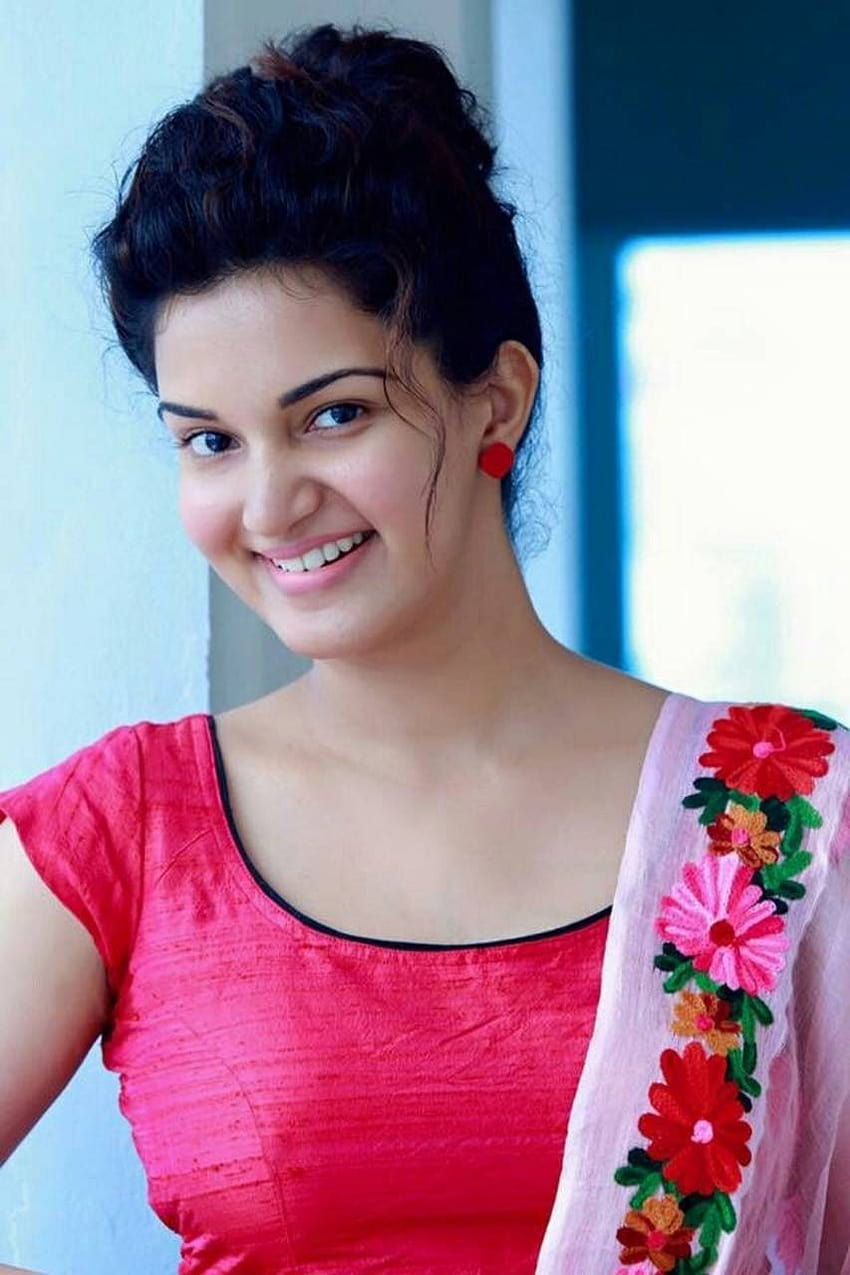 Honey Rose HD Wallpapers | Latest Honey Rose Wallpapers HD Free Download  (1080p to 2K) - FilmiBeat