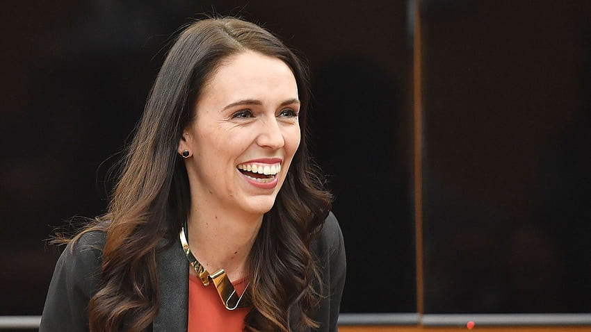 Premier Nowej Zelandii gotowy udowodnić krytykom, że nie mają racji z dzieckiem w drodze, premierem kobiet Tapeta HD