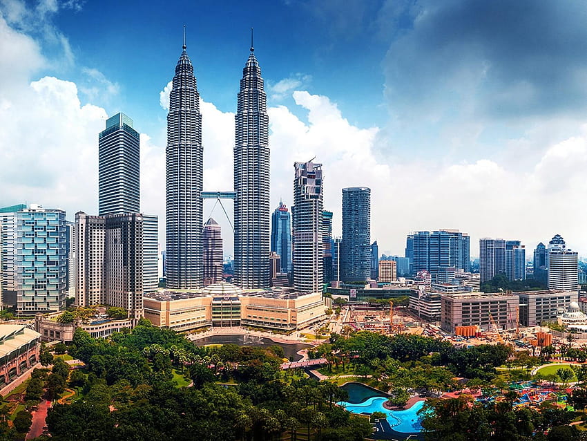 Kuala Lumpur Malaysia Petronas Towers 1600x1200 HD wallpaper