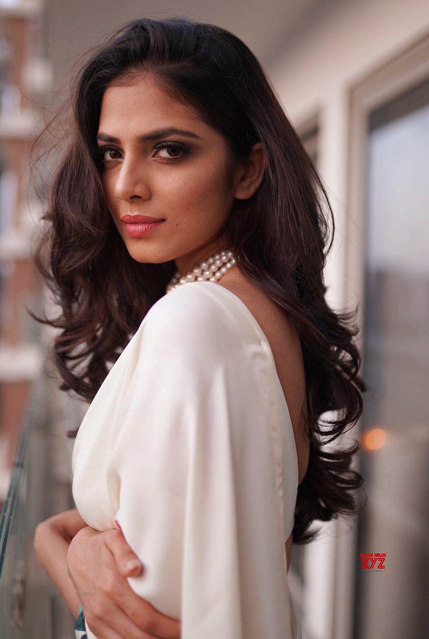 Actress Malavika Mohanan Hot Stills From A Recent Event HD phone wallpaper