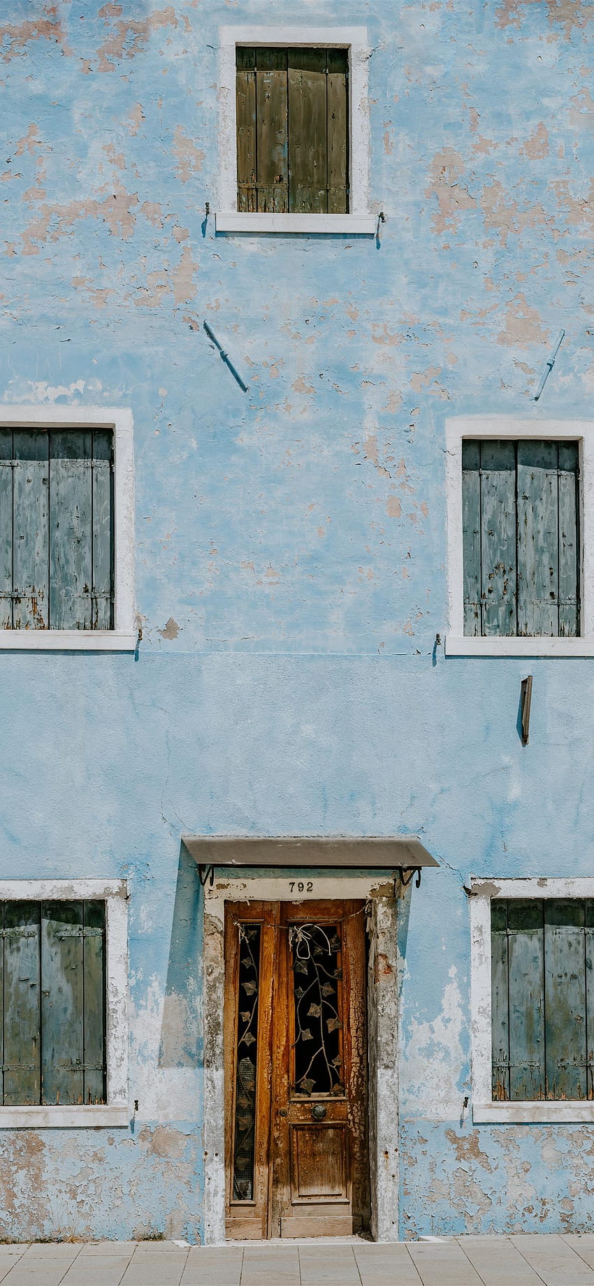 Blue house exterior in Burano iPhone X HD phone wallpaper