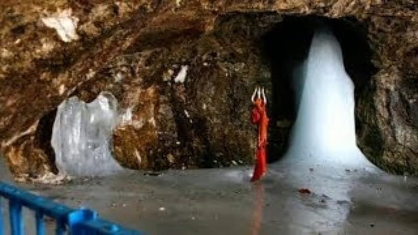 Утринно свято Арти от пещерата Amarnath HD тапет