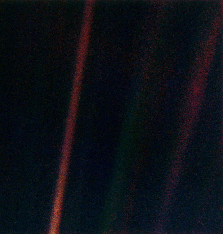 Bladoniebieska kropka autorstwa Voyagera, najbardziej głęboka i definiująca Tapeta na telefon HD