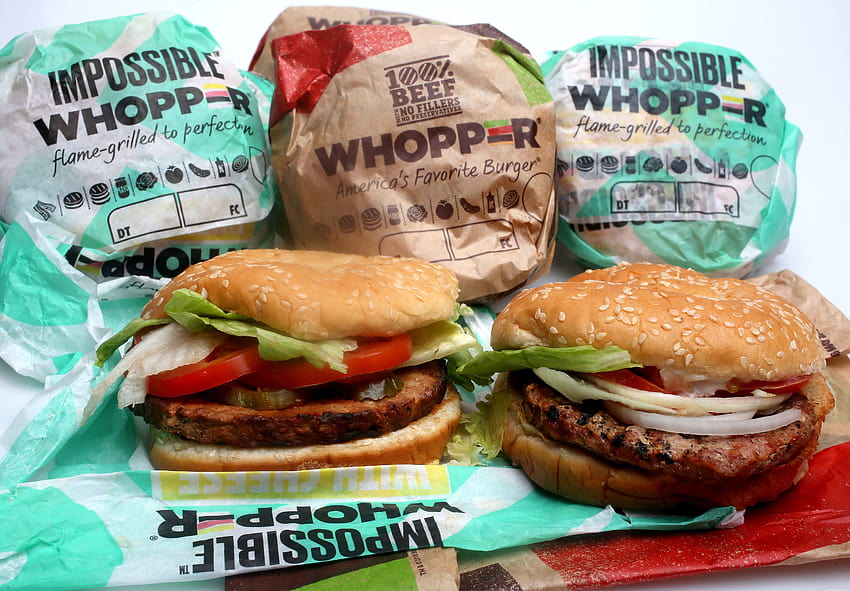 Próbowaliśmy bezmięsnego Impossible Whopper Burger Kinga, więc nie musisz, hamburger cheeseburger big mac whopper Tapeta HD