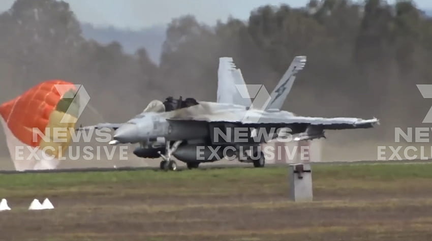 RAAF Amberley crash in Queensland forces grounding of Super Hornets and Growlers HD wallpaper