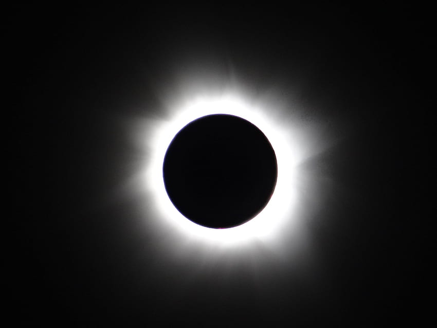 Total Solar Eclipse HD wallpaper