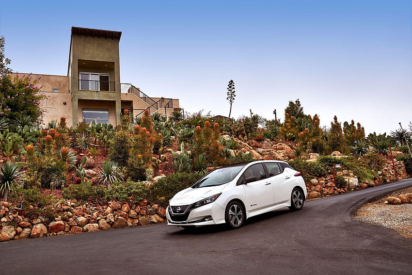 2018 Nissan LEAF Galore: Own It In January, On Your HD wallpaper