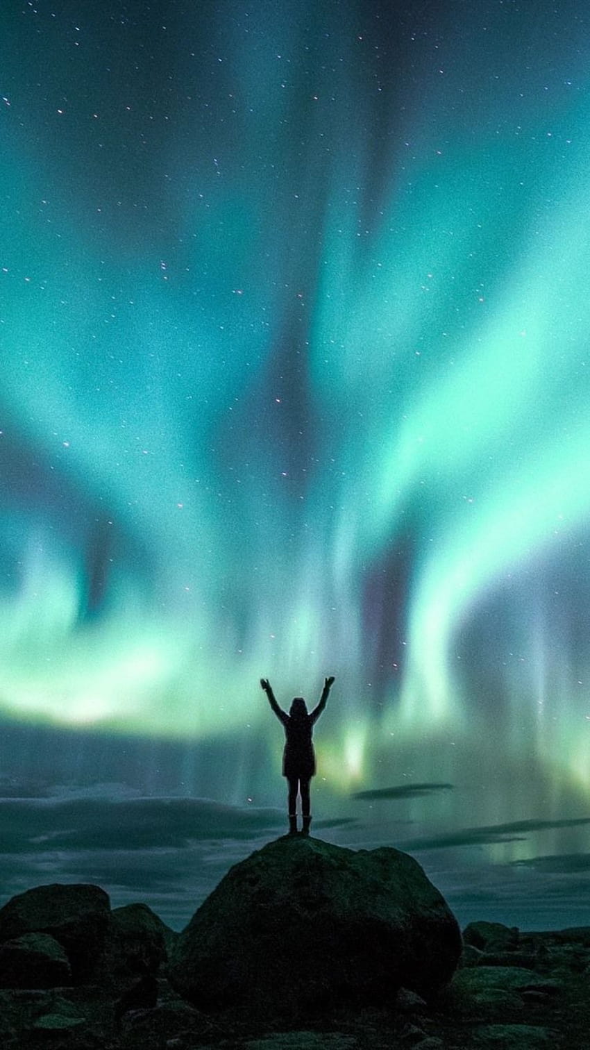 Beautiful Northern Lights Night Sky Girl Starry 750x1334 Iphone 8 7