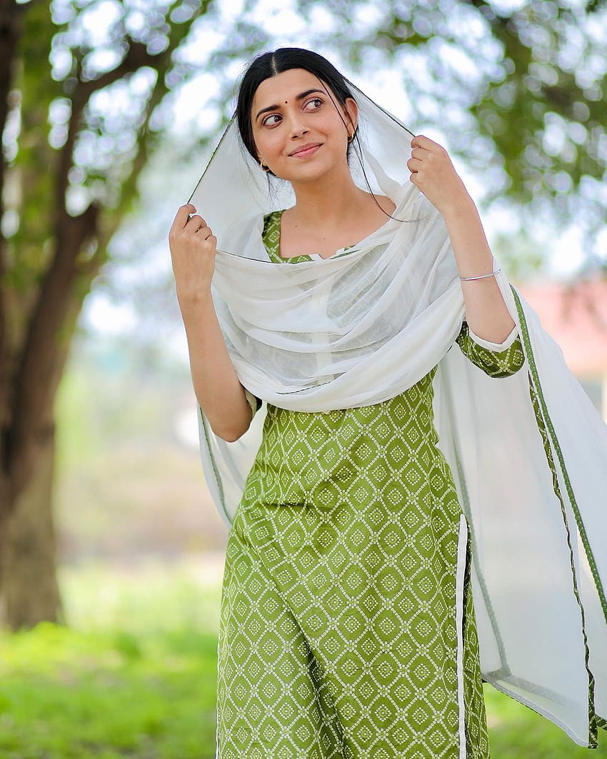 Pin by kaur_preet❤♥ on Nimrat khaira | Indian designer outfits, Pakistani  dress design, Punjabi outfits