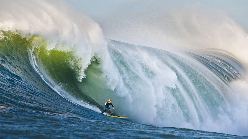 Surfing With Sea Waves, reef break HD wallpaper