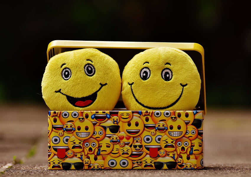 3115480 / box, cheerful, color, cute, doll, emoji, emoticon, emotions, face, feeling, fun, funny, happiness, happy, joy, laugh, smile, smiley, toy, yellow, feeling happy HD wallpaper