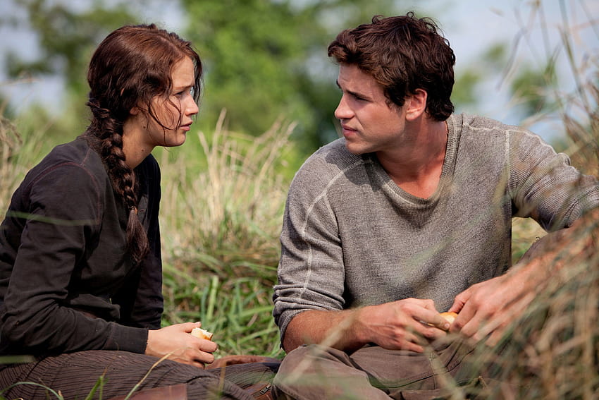10 motivi per cui Katniss avrebbe dovuto scegliere Gale invece di Peeta In Hunger Games, i giochi della fame amano i momenti Sfondo HD