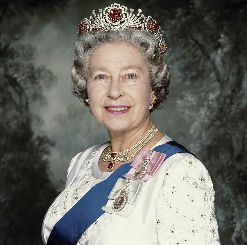 353082 Queen Elizabeth Photos and Premium High Res Pictures  Getty Images