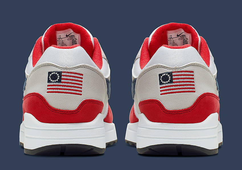 Nike ถอดรองเท้าลายธงชาติ Betsy Ross หลัง Kaepernick ร้องเรียน รายงานระบุ nike ธงชาติอเมริกัน วอลล์เปเปอร์ HD