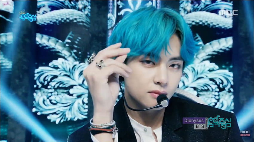 348 über ☾ taehyung blue/mint hair ☽, bts v blue hair HD-Hintergrundbild