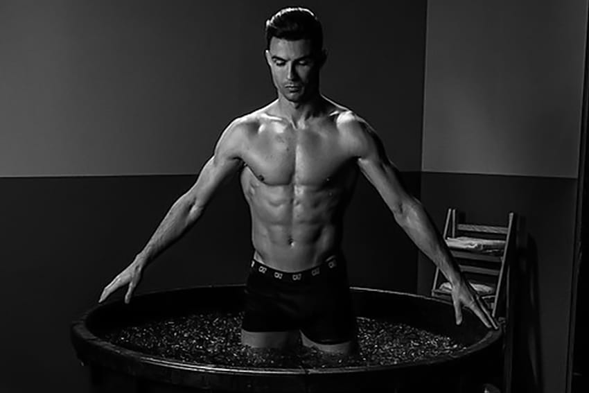Горещите без тениска на Кристиано Роналдо са удоволствие за възпалените очи, корема на Кристиано Роналдо HD тапет