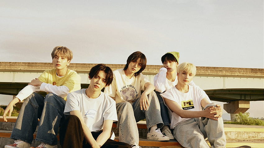 TXT 'Loser=Lover': Where to watch MV featuring Yeonjun's lyrics and Bang PD with Keith Richards' guitar, txt loserlover HD wallpaper