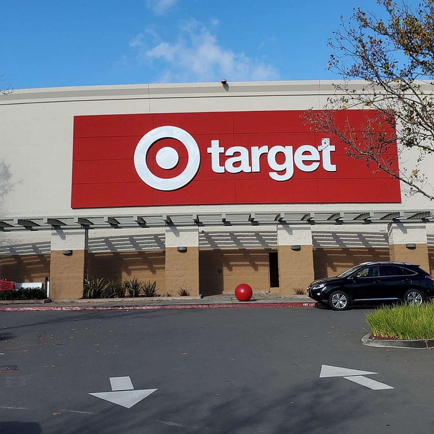 Target aumenta el salario mínimo a $ 15, anuncia bonos para el frente fondo de pantalla del teléfono