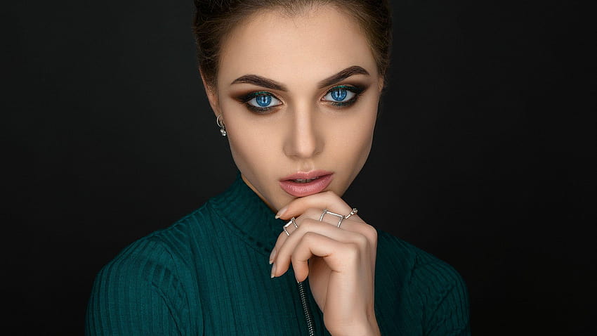 2560x1440 Blue Eyes Girl Closeup Portrait 1440P Resolution, women blue eyes close up HD wallpaper