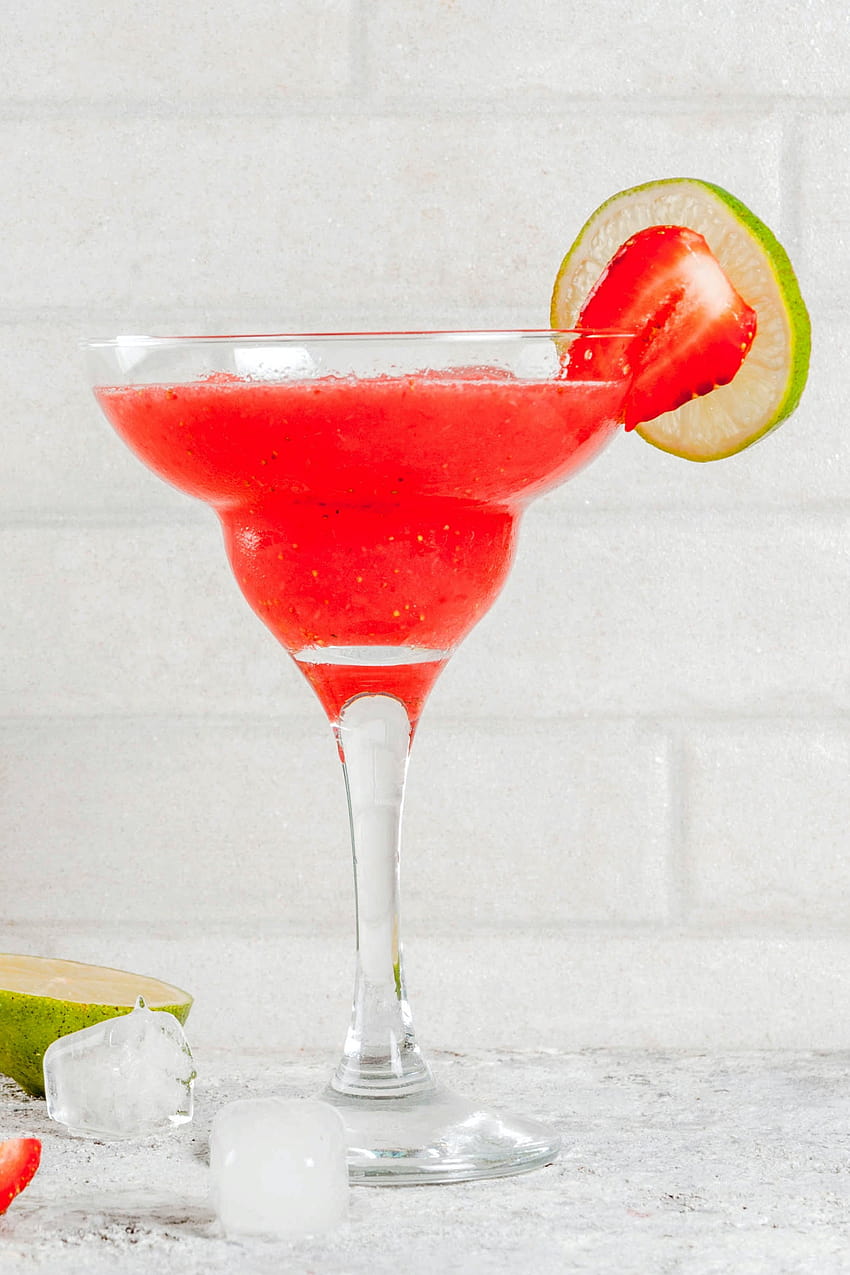 How to Make a Strawberry Daiquiri, strawberry cocktail HD phone wallpaper