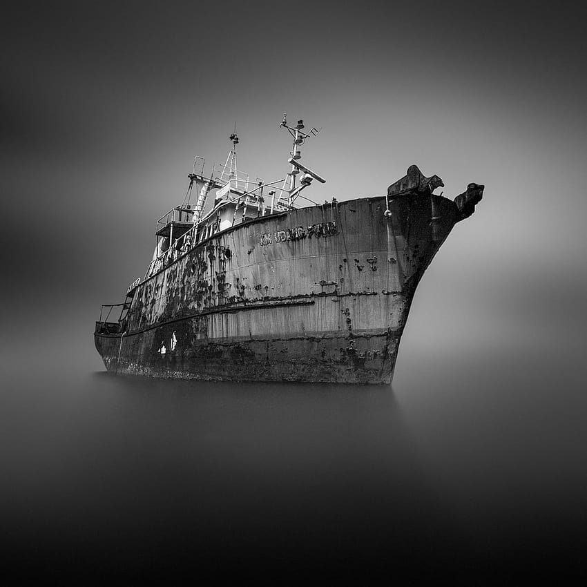30k+ Sinking Ship HD phone wallpaper