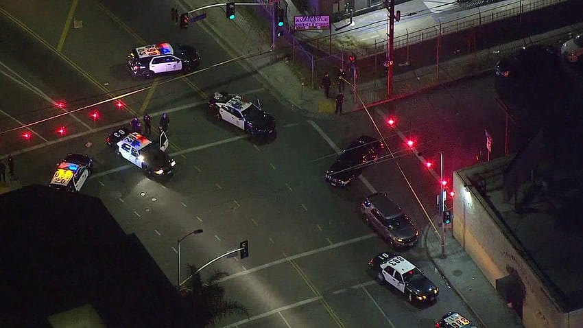 LAPD Officer Hospitalized After Being Shot in Suspected Ambush, lapd mobile HD wallpaper