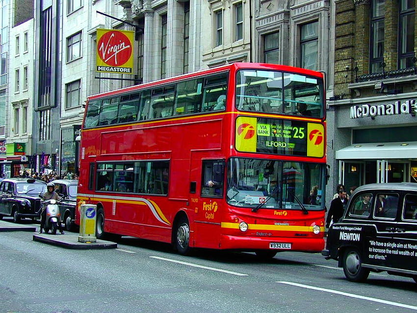 รถบัสสองชั้นในลอนดอน 2 และพื้นหลัง 1024 x 768 [1024x768] สำหรับมือถือและแท็บเล็ต วอลล์เปเปอร์ HD