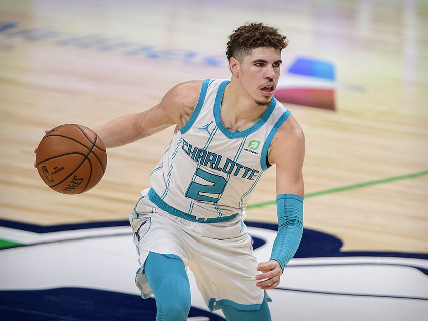 LaMelo and LiAngelo Ball are on a surreal JBA adventure. Is this what's  best for them? 