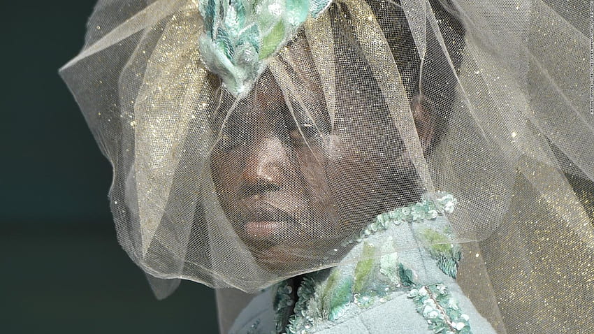 Adut Akech: The South Sudanese refugee making fashion history HD wallpaper