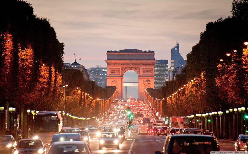 มองลงไปที่ถนน Des Champs Elysees จาก Place De La วอลล์เปเปอร์ HD