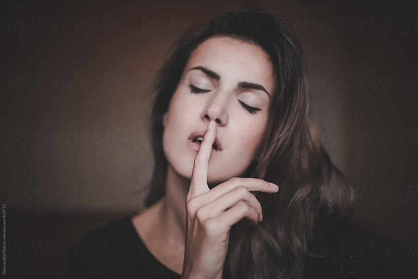Girl with closed eyes making shhh sign with focus on her, shhh woman HD wallpaper